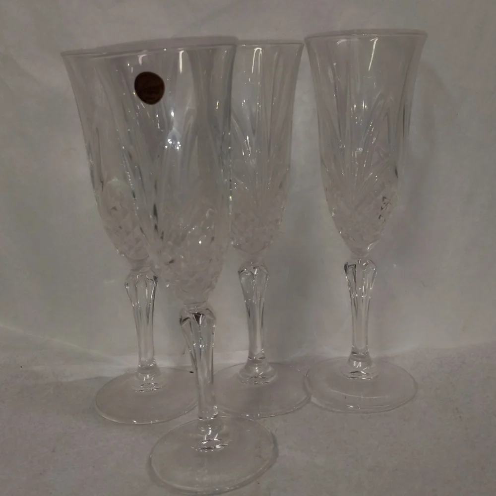 4 Garanti Crista D'Argues Stemed Flute Shaped Genuine Lead Crystal Glasses